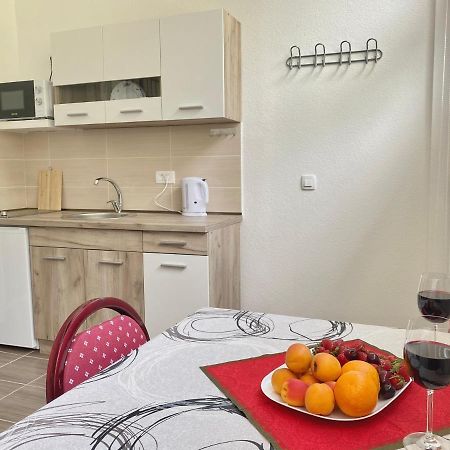 Sutomarina Apartments 苏托莫雷 外观 照片
